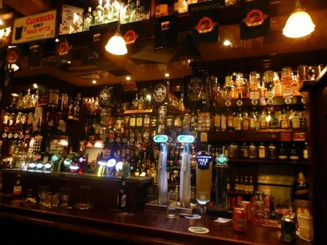 തിരുവോണത്തിന് ബാറുടമകൾക്ക് സർക്കാർ വക ഓണസമ്മാനം !