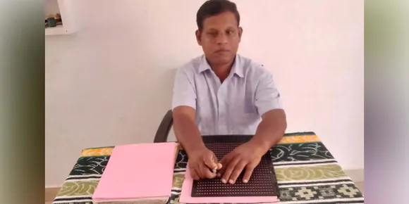 പൂർണ്ണമായും അന്ധത അനുഭവിക്കുന്ന നാരായണൻ കല്ലേക്കാട് രചന നടത്തിയ വീഡിയോ സംഗീത ആൽബം; കർമലയ കലാവേദിയുടെ 'അന്തിക്കതിർ' പ്രകാശിതമായി