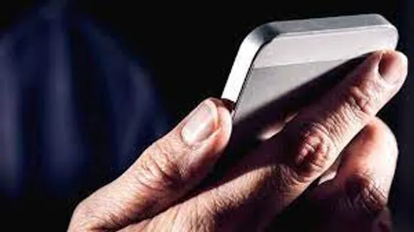 വിദ്യാര്‍ത്ഥിനിക്ക് അശ്ലീല സന്ദേശവും നഗ്ന ചിത്രങ്ങളും അയച്ചു; പ്രൊഫസര്‍ക്ക് സസ്‌പെന്‍ഷന്‍