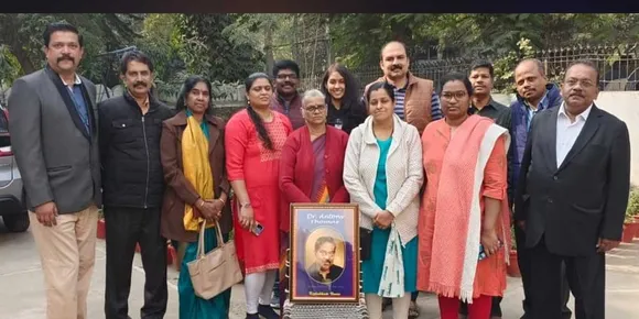 ആലപ്പുഴക്കാരുടെ കൂട്ടായ്മയായ 'കിഴക്കിന്റെ വെനീസിന്റെ' ആഭിമുഖ്യത്തിൽ ഡല്‍ഹി വസന്ത് കുഞ്ചിലെ നിര്‍മ്മല്‍ ജ്യോതി ആശ്രമത്തില്‍ ഡോ ആന്റണി തോമസ് അനുസ്മരണവും അന്നദാനവും നടത്തി