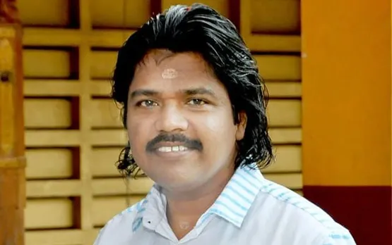 'എല്ലാതൊഴിലിനും അതിന്റേതായ മഹത്വമുണ്ട് ആത്മാർത്ഥമായി തന്നെ ജോലി ചെയ്യും' ; ശൗചാലയം വൃത്തിയാക്കാൻ നടൻ ഉണ്ണി രാജൻ