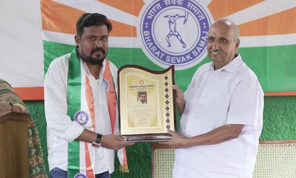 സെൻട്രൽ ഭാരത് സേവക് സമാജ് അവാർഡ് കരസ്ഥമാക്കി സംവിധായകൻ കണ്ണൻ താമരക്കുളം