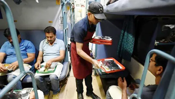ഐ.ആര്‍.സി.ടി.സിയ്ക്ക് ബോധോദയം, പുട്ടും പൊറോട്ടയും തിരിച്ചുവന്നു