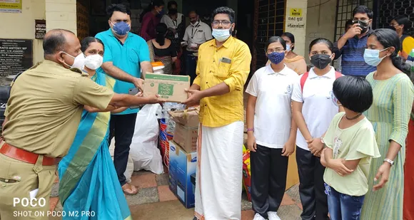 കുറിച്ചിത്താനം ശ്രീകൃഷ്ണ വൊക്കേഷണൽ ഹയർ സെക്കൻഡറി സ്കൂളിലെ സ്റ്റുഡൻറ് പോലീസ് കേഡറ്റ് യൂണിറ്റ്, എൻഎസ്എസ് യൂണിറ്റ്, മരങ്ങാട്ടുപള്ളി ജനമൈത്രി പോലീസ് എന്നിവരുടെ സംയുക്ത സംരംഭത്തില്‍ കൂട്ടിക്കല്‍ ദുരിതാശ്വാസ ക്യാമ്പുകളില്‍ അവശ്യ സാധനങ്ങള്‍ സമാഹരിച്ച് എത്തിച്ചു