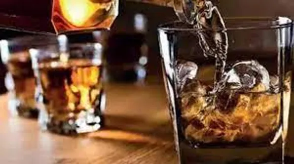 സെസ് ഏർപ്പെടുത്തിയതോടെ ഇന്ധന വിൽപന ഇടിഞ്ഞെങ്കിലും മദ്യവിൽ‌പന കൂടി