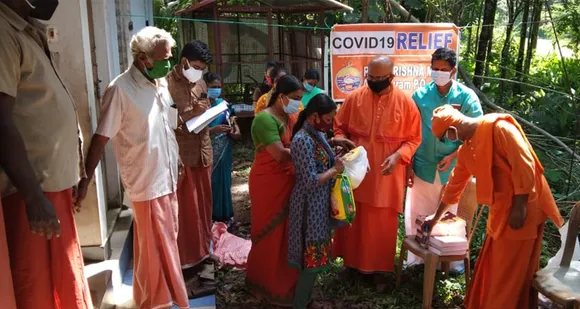 കൂടെയുണ്ട് സേവാഭാരതി; അരുണാപുരം ശ്രീരാമകൃഷ്ണ ആശ്രമത്തിന്റെ കോവിഡ് റിലീഫിന്റെ ഭാഗമായുള്ള അരി, പലവ്യഞ്ജന കിറ്റ് വിതരണം നടത്തി