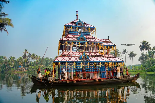 മൂവാറ്റുപുഴയാറിന്റെ ഓളപ്പരപ്പിൽ ഉത്സവമൊരുക്കി വടയാർ ആറ്റുവേല ഞായറാഴ്ച നടക്കും