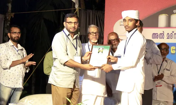 പരീക്ഷ മറന്ന് ദുരന്ത മുഖത്ത് രക്ഷാപ്രവര്‍ത്തനം: ഇസ്മാഈല്‍ പറുദീസയിലേക്ക് യാത്രയായത് അജ്മലിന്റെ മടിത്തട്ടില്‍ കിടന്ന് ...