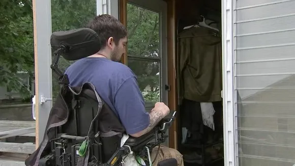 ബാറിൽ നിന്നും പുറത്തേക്ക് വലിച്ചെറിഞ്ഞതിനെ തുടർന്ന് പരിക്കേറ്റയാൾക്ക് 41 മില്യൻ ഡോളർ നഷ്ടപരിഹാരം