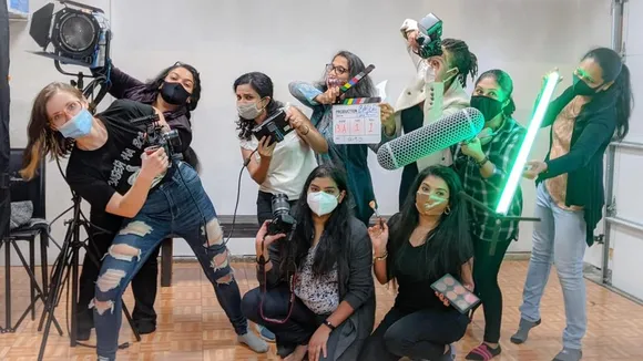 കൂട്ടിലടച്ച നവജീവിതം പറയുന്ന അമേരിക്കന്‍ മലയാളി വനിതകളുടെ ഹ്രസ്വ ചിത്രം 'കേജ്ഡ്'