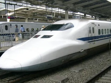 ബുള്ളറ്റ് ട്രെയിന് പേരു നിർദ്ദേശിച്ചാൽ കൈനിറയെ സമ്മാനം !