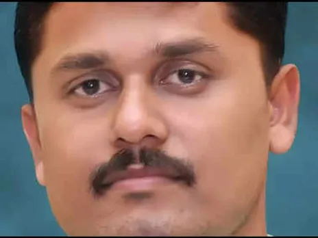 മുട്ടുവേദനയ്ക്ക് ചികിത്സയ്ക്കായി വിദേശത്തു നിന്ന് നാട്ടിലെത്തിയത് ഒരാഴ്ച്ച മുമ്പ്; ആലപ്പുഴയിൽ ബൈക്ക് അപകടത്തില്‍ യുവാവിന് ദാരുണാന്ത്യം