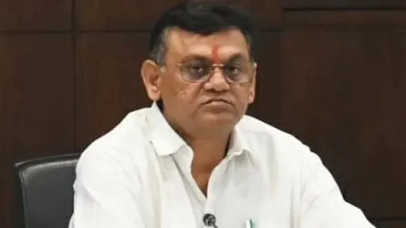 ദളിതനായതിന്റെ പേരില്‍ അവഗണനയെന്ന് ആരോപണം; ഉത്തർപ്രദേശ് ജലവിഭവ മന്ത്രി ദിനേശ് ഖതിക് രാജിവച്ചു! യോഗിക്കെതിരെ പരാതിയുമായി മറ്റൊരു മന്ത്രിയും നേതൃത്വത്തെ സമീപിക്കുന്നു?