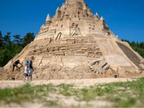 മണലിൽ നിർമ്മിച്ച 58 അടി ഉയരമുള്ള കൊട്ടാരം ഗിന്നിസ്‌ ബുക്ക് ഓഫ് വേൾഡ് റിക്കാർഡിൽ !