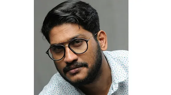 അന്നും ഇന്നും ഇരയ്ക്ക് ഒറ്റ ലക്ഷ്യമേ ഉള്ളു, ആർക്കെങ്കിലും വേണ്ടി ആരെയെങ്കിലും കുടുക്കുക! ഇരകൾ മാറി കൊണ്ടേ ഇരിക്കും; മറ്റാരുടെയോ ചൂണ്ടയിൽ ഇരകളെ കുരുക്കി എറിയുന്നതിൽ സിലോപ്പി മുതൽ സ്രാവുകൾ വരെ വീഴും-അഖിൽ മാരാർ