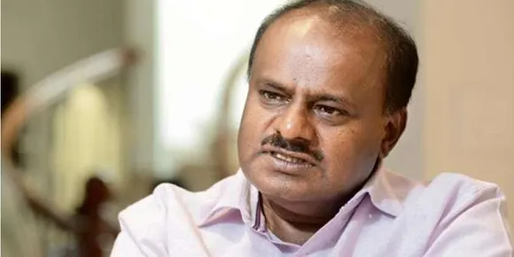 കർണാടകയിൽ പോരാട്ടം കനക്കുന്നു: ചന്നപട്ടണയിൽ നിന്നും മത്സരിക്കുന്ന ജെഡിഎസ് നേതാവ് എച്ച് ഡി കുമാരസ്വാമി പിന്നിൽ