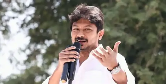 ഹിന്ദി അറിയില്ല പോടാ! തമിഴ്നാട് ഭരിക്കുന്നത് എടപ്പാടി പളനിസ്വാമിയോ പനീര്‍സെല്‍വമോ ആണെന്ന് മോദിയും അമിത് ഷായും ധരിക്കരുത്; തമിഴ്നാട് ഭരിക്കുന്നത് മുത്തുവേലര്‍ കരുണാനിധി സ്റ്റാലിന്‍ ആണ്; ഹിന്ദി അടിച്ചേല്‍പ്പിക്കാന്‍ കേന്ദ്ര സര്‍ക്കാര്‍ ശ്രമിച്ചാല്‍ അതിന് തമിഴ്നാട്ടില്‍ നിന്ന് ഒറ്റ മറുപടി മാത്രമാവും ഉണ്ടാവുക; വിമര്‍ശിച്ച് ഉദയനിധി സ്റ്റാലിന്‍