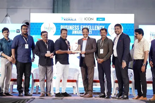 ഖത്തര്‍ ബിസിനസ് കാര്‍ഡ് ഡയറക്ടറിക്ക് ബിസിനസ് കേരള എക്‌സലന്‍സ് അവാര്‍ഡ്