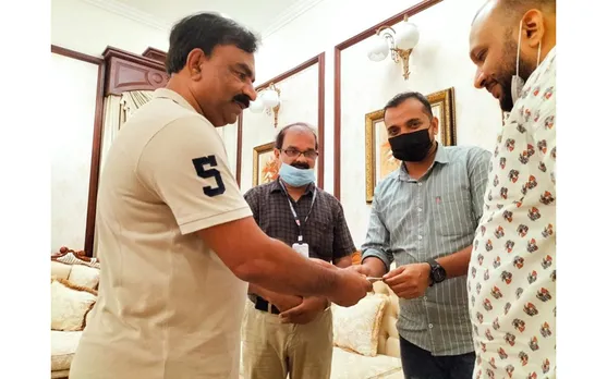 ക്യാന്‍സര്‍ രോഗിക്ക് കൈത്താങ്ങായി പി.ടി ഗ്രൂപ്പ്; ചികിത്സാ ധനസഹായം കൈമാറി