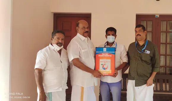 കെഎച്ച്ആര്‍എ പാലാ യൂണിറ്റിന്‍റെ ആഭിമുഖ്യത്തില്‍ ഭക്ഷ്യ സുരക്ഷാ വാരാചരണം സംഘടിപ്പിച്ചു. ബോധവല്‍ക്കരണ സെമിനാറും മെമ്പര്‍ഷിപ്പ് കാര്‍ഡ് വിതരണവും നടന്നു