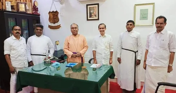 കോഴിക്കോട് നോർത്ത് മണ്ഡലം എൻഡിഎ സ്ഥാനാർഥി എംടി രമേശ് വിശിഷ്ട വ്യക്തികളെയും സ്ഥാപനമേധാവികളെയും സന്ദർശിച്ച് പിന്തുണ അഭ്യർത്ഥിച്ചു