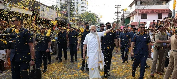 നരേന്ദ്ര മോദിയുടെ രണ്ടു ദിവസത്തെ കേരള സന്ദര്‍ശനം മലയാളികള്‍ക്കു മുന്നില്‍ തുറന്നു വെച്ചത് മോദി എന്ന നേതാവിനെ മാത്രം; താരപദവിയുടെ വര്‍ണപ്പകിട്ടില്‍ നിറഞ്ഞുനിന്ന മോദി ! അതൊരു തന്ത്രമാണ്-മുഖപ്രസംഗത്തില്‍ ജേക്കബ് ജോര്‍ജ്‌