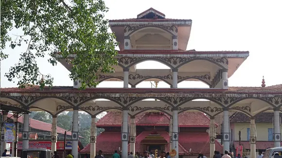 ഏറ്റുമാനൂർ ക്ഷേത്രത്തിൽ തിരുവാഭരണം കാണാതായ സംഭവം; ആറ് ഉദ്യോഗസ്ഥർക്ക് ദേവസ്വം ബോർഡ് കാരണം കാണിക്കൽ നോട്ടീസ് നൽകി