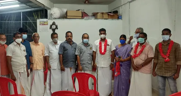 കീഴൂർ സർവ്വീസ് സഹകരണ ബാങ്ക് ഡയറക്ടർ ബോർഡ് മെമ്പർമാര്‍ വികെ അശോക് കുമാറിൻ്റെ നേതൃത്വത്തിൽ കോൺഗ്രസ് വിട്ട് സിപിഎമ്മില്‍ ചേര്‍ന്നു