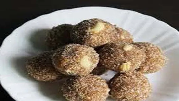 രുചികരമായ അവല്‍ ലഡു തയ്യാറാക്കാം