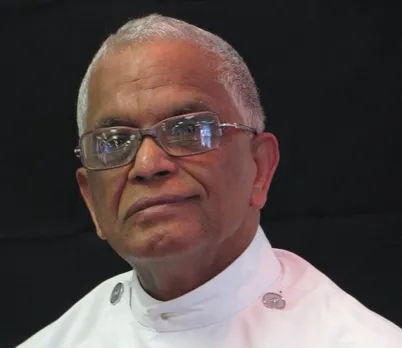 നവതി ആഘോഷിക്കുന്ന റവ  ഡോ. എം ജെ  തോമസ് അച്ചന് ഐ പി ലിന്റെ ആദരവും  വചന പ്രഘോഷണവും ഏപ്രിൽ 23  ന്