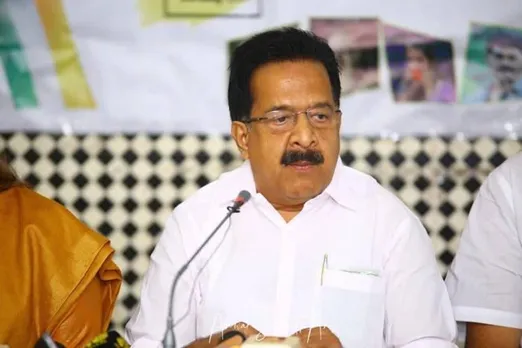 പിണറായിയുടെ പരിഹാസം സത്യം പറഞ്ഞപ്പോള്‍ കള്ളിക്ക് തുള്ളല്‍ വന്നതുപോലെ. നവോഥാന നായകന്‍റെ അട്ടിപ്പേറവകാശം കക്ഷത്ത്‌ വയ്ക്കാനുള്ള പിണറായിയുടെ മോഹമാണ് തകര്‍ന്നത് - മുഖ്യമന്ത്രിക്ക് കുറിക്ക് കൊള്ളുന്ന മറുപടിയുമായി ചെന്നിത്തല. വിശ്വാസ സംരക്ഷണം യുഡിഎഫിന്റെ അജണ്ടയെന്നും പിണറായിക്ക് ചെന്നിത്തലയുടെ മറുപടി