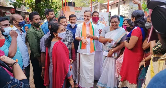 കോഴിക്കോട് നോർത്ത് മണ്ഡലത്തിലെ എൻഡിഎ സ്ഥാനാർത്ഥി എംടി രമേശ് കാരപ്പറമ്പ്, ബിലാത്തികുളം, വെസ്റ്റ്ഹിൽ, കടുങ്ങോഞ്ചിറ എന്നിവിടങ്ങളിൽ ഗൃഹസമ്പർക്കം നടത്തി