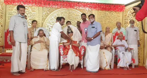 പാലക്കാട്ടുശ്ശേരി ശേഖരി വർമ വലിയരാജാവിനെ ഓള്‍ ഇന്ത്യാ വീരശൈവ സഭ ആദരിച്ചു