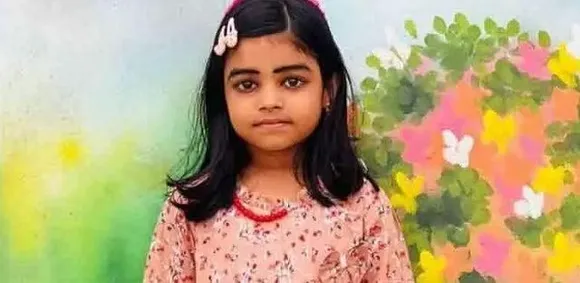 മലപ്പുറത്ത് സ്‌കൂട്ടറിന് പിന്നില്‍ കാറിടിച്ച് ആറുവയസ്സുകാരിക്ക് ദാരുണാന്ത്യം