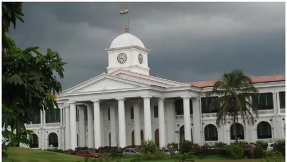 അന്ന് ഇടിവെട്ടുണ്ടായിടത്ത് ഇപ്പോള്‍ തീപിടുത്തം ഉണ്ടായെങ്കില്‍ അതന്വേഷിക്കുകതന്നെ വേണം. രണ്ടും സംഭവിച്ചത് സര്‍ക്കാരിലെ ഉന്നതര്‍ക്കെതിരായ തെളിവുകള്‍ ഉണ്ടെന്ന് സംശയിക്കുന്നിടത്താണ്. എന്‍ഐഎ അന്വേഷണമാണ് ഉചിതം / എഡിറ്റോറിയല്‍