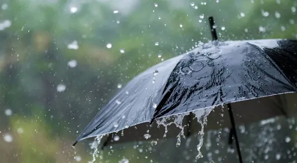 സംസ്ഥാനത്ത് ചിലയിടങ്ങളിൽ വേനൽമഴ തുടരുന്നു ; ഇടുക്കിയിൽ യെല്ലോ അലർട്ട്, താപനില മുന്നറിയിപ്പും തുടരും