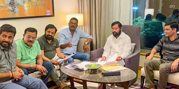 അംഗബലം കൂട്ടി ഷിന്ദെ,ഷിൻഡെയ്ക്ക് ജയം, 55-ൽ 40 എംഎൽഎമാരും ഒപ്പം, ഉദ്ധവ് ക്യാമ്പിൽ നിരാശ