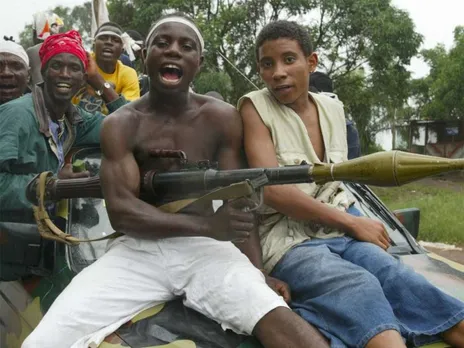 കാലം സാക്ഷിയായ ക്രൂരതകൾ ! കൊച്ചുകുട്ടികൾ വരെ ആയുധമേന്തി പരസ്പ്പരം പോരാടുന്ന കാഴ്ചകള്‍ ..