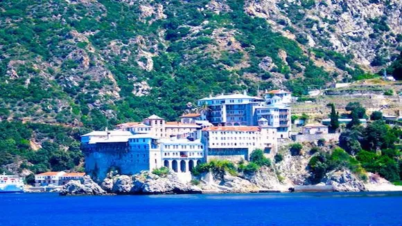 ആയിരം വർഷമായി സ്ത്രീകൾക്ക് പ്രവേശനമില്ലാത്ത യൂറോപ്യന്‍ റിപ്പബ്ലിക്ക്  , മൌണ്ട്  ആതോസ്