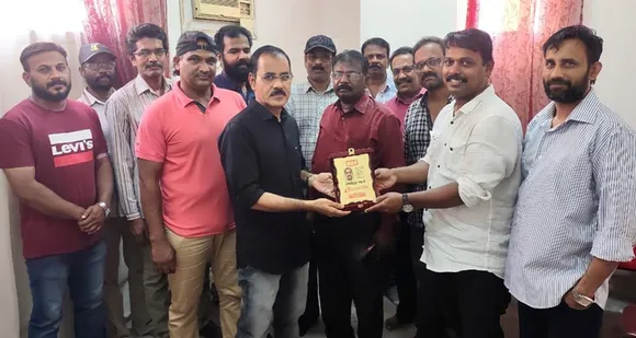 27 വർഷത്തെ പ്രവാസ ജീവിതമവസാനിപ്പിച്ച് നാട്ടിലേക്ക് മടങ്ങുന്ന അബ്ദുള്ളയ്ക്ക് കേളി യാത്രയയപ്പ് നൽകി