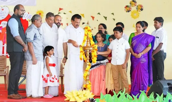 മുത്തശ്ശി-മുത്തച്ഛന്‍ വന്ദനവുമായി ലേബര്‍ ഇന്‍ഡ്യ സ്‌കൂള്‍