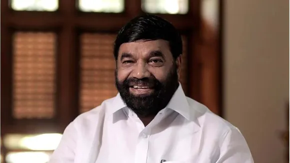 അടിയന്തരാവസ്ഥ പ്രഖ്യാപിച്ച് ഇന്ദിരാഗാന്ധി രാജ്യത്തെ ജനാധിപത്യത്തെ കൊല ചെയ്യുമ്പോൾ സഞ്ജയ് ഗാന്ധി റുക്സാന സുൽത്താന എന്ന മാദക സുന്ദരിയുടെ മടിയിൽ തലവച്ചു കിടക്കുകയായിരുന്നു’; വി.എൻ.വാസവന്റെ സഞ്ജയ് ഗാന്ധി വിരുദ്ധ പരാമർശത്തിൽ പ്രതിഷേധിച്ച് പ്രതിപക്ഷം