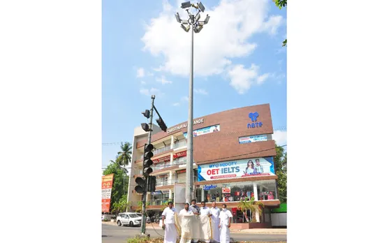 തകരാറിലായ ഹൈമാസ്റ്റ് ലൈറ്റ് പ്രവര്‍ത്തനക്ഷമമാക്കാന്‍ നഗരസഭ നടപടി സ്വീകരിക്കാത്തതില്‍ പ്രതിഷേധിച്ച് കേരളാ കോൺഗ്രസ് പാലാ ടൗൺ മണ്ഡലം കമ്മറ്റി കൊട്ടാരമറ്റത്തെ ഹൈമാസ്റ്റ് ലൈറ്റിൽ പട്ട് പുതപ്പിച്ച് പ്രതിഷേധിച്ചു