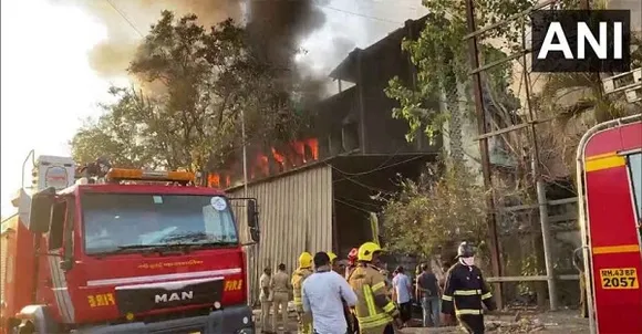 നവി മുംബൈയില്‍ വന്‍ തീപിടിത്തം; തീപിടിത്തമുണ്ടായത് വസ്ത്ര ഗോഡൗണില്‍