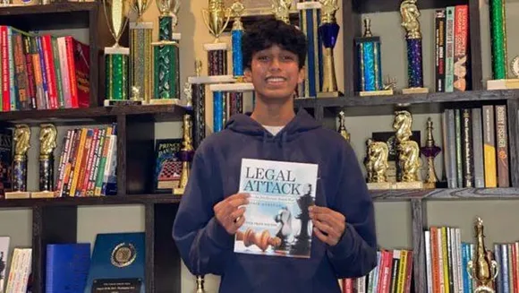 ചെസ് ചാംപ്യന്‍ കാര്‍ത്തിക്ക് മുരുകന്‍ ചെസ്സ് ഗൈഡ് ബുക്ക് പ്രസിദ്ധീകരിച്ചു