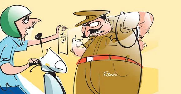 മാര്‍ക്കറ്റില്‍ കണ്ട വൃദ്ധനോട് സത്യവാങ്മൂലം ചോദിച്ച് ഇരിങ്ങാലക്കുട പൊലീസ് ;  പോക്കറ്റില്‍ നിന്നും തന്റെ സത്യസന്ധമായ സത്യവാങ്മൂലം എടുത്തു നീട്ടി വൃദ്ധന്‍;  സുല്ലിട്ട് പൊലീസും...! സംഭവം ഇങ്ങനെ