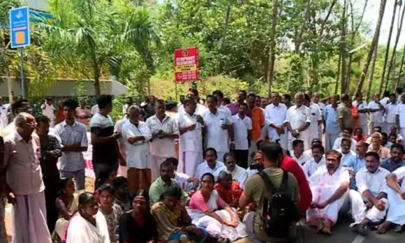 'അരിക്കൊമ്പനെ പറമ്പിക്കുളത്തേക്ക് കൊണ്ടുവരാനാകില്ല'; അതിരപ്പളളിയില്‍ റോഡ് ഉപരോധം, അറസ്റ്റ്