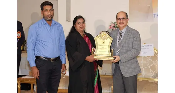 കൊറോണക്കാലത്ത് നടത്തിയ സാമൂഹ്യസേവനത്തിന് മഞ്ജു മണിക്കുട്ടന് സൗദി ഇന്ത്യൻ എംബസ്സിയുടെ ആദരവ്