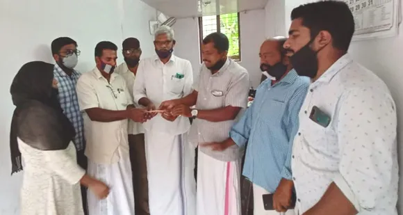 ഷാർജ കെഎംസിസി കൊടുങ്ങല്ലൂർ മണ്ഡലം എജുകെയർ പദ്ധതി ഫണ്ട് കൈമാറി