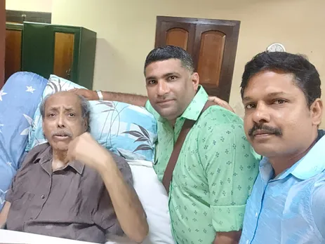 സംഗീത ലോകത്തിലെ മഹാത്ഭുതവും, തൃശൂരിന്റെ അഭിമാനവുമായ മലയാളത്തിലെ ആദ്യ മ്യൂസിക് ഡയറക്ടർ കെ.ജെ.ജോയിയെ സ​ന്ദർശിച്ച് സാമൂഹിക, സാംസ്കാരിക പ്രവർത്തകർ